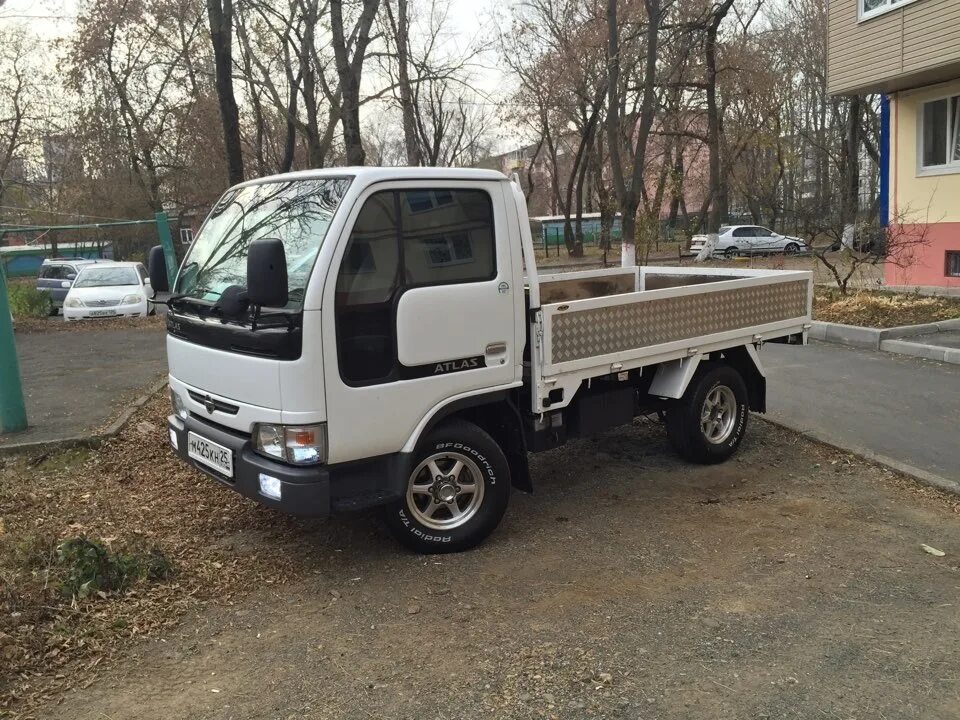 Купить грузовик атлас. Nissan Atlas 5. Ниссан атлас 150. Ниссан атлас 4 ВД. Nissan Atlas 1987.