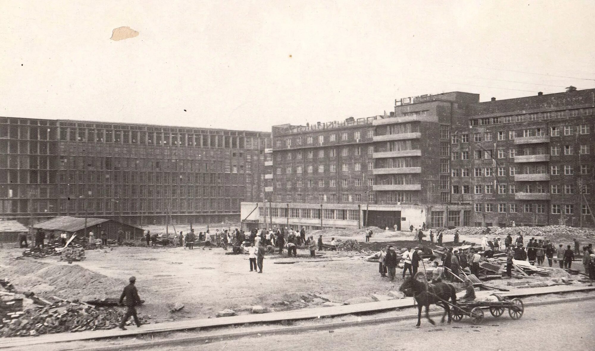 Генплан большой свердловск. Строительство обкома кпсс в свердловске. Дом чекистов екатеринбург. Здание обкома вкпб свердловск. Генплан большой свердловск.