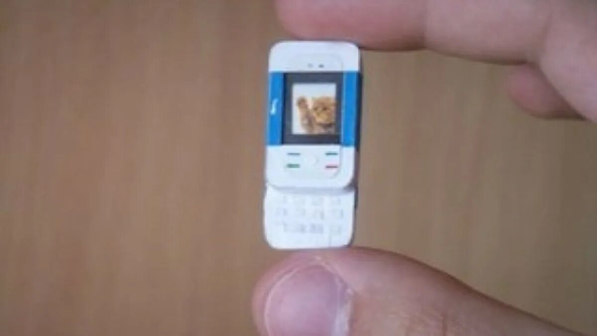 Nokia 5200. Нокиа 5200 сенсорный. Маленький телефон. Самый маленький телефон Nokia. Телефон воняет