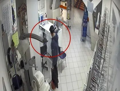 Девочку редан натянули по кругу