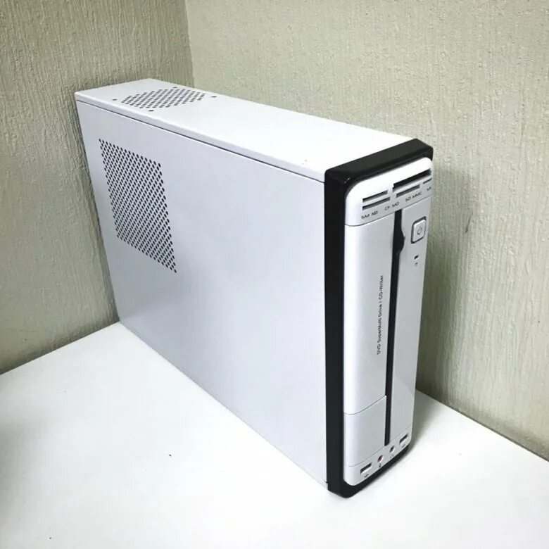 Купить корпус бу. Корпус ПК слим 945gsed. Корпус Slim desktop белый. Корпус HG Tech Slim desktop 102 g. Слим корпус для компьютера Iru.