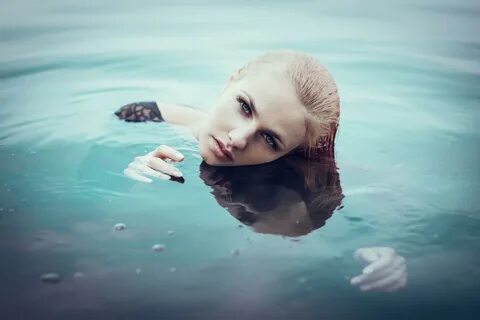 Красивые фото девушки в воде