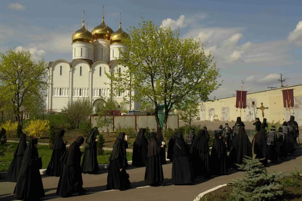 Успенском николо васильевском монастыре. Свято-Успенский Николо-Васильевский монастырь. Николо-Васильевский монастырь Никольское Свято Успенский. Святоьуспенский ниеоло Вальевский монастырь. Свято Никольский Васильевский монастырь в Донецкой области.