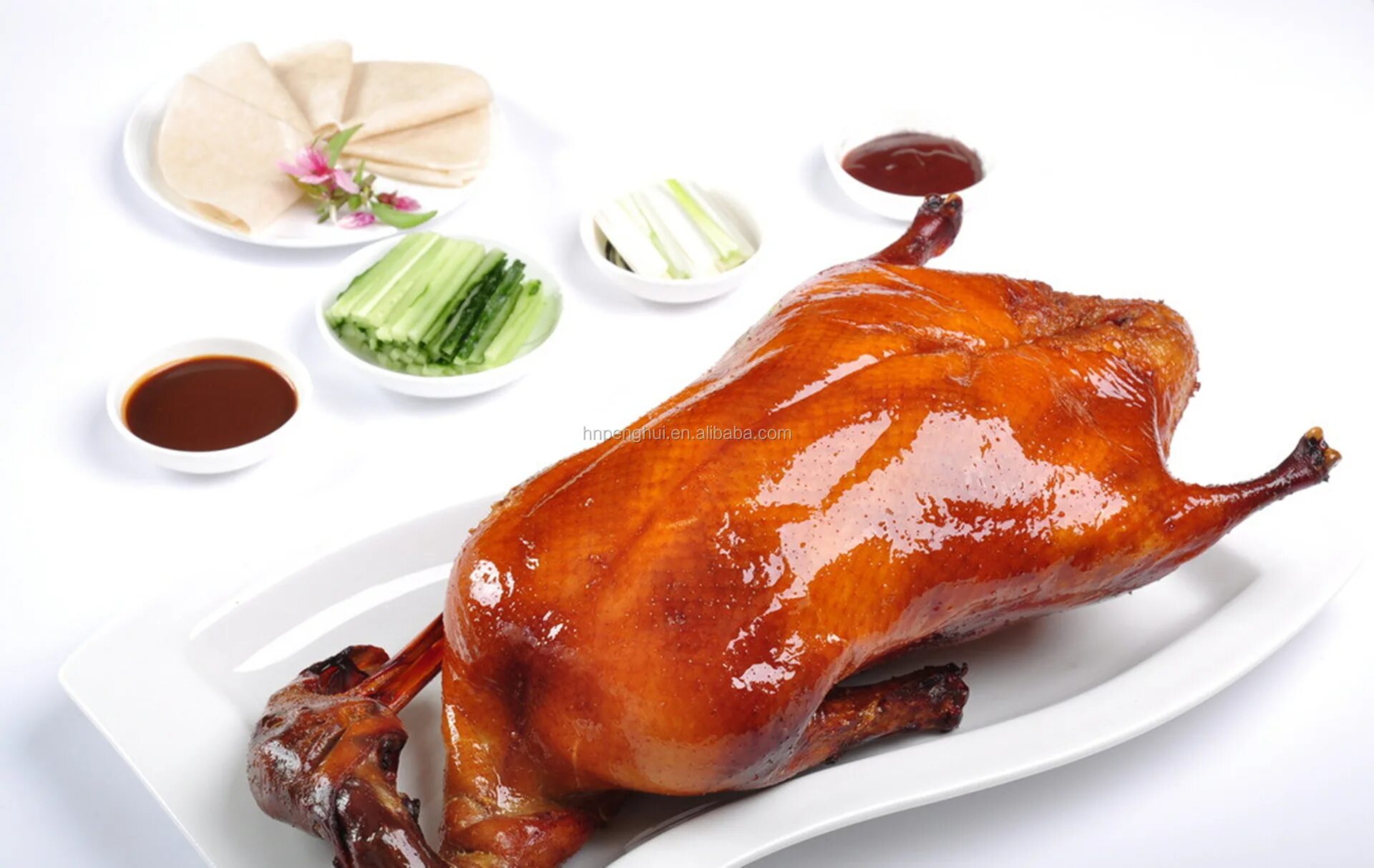 Лапша утка по пекински. Пекинская утка Китай. Китайская утка по пекински. Peking Duck – «утка по-пекински». Китайская кухня утка по пекински.