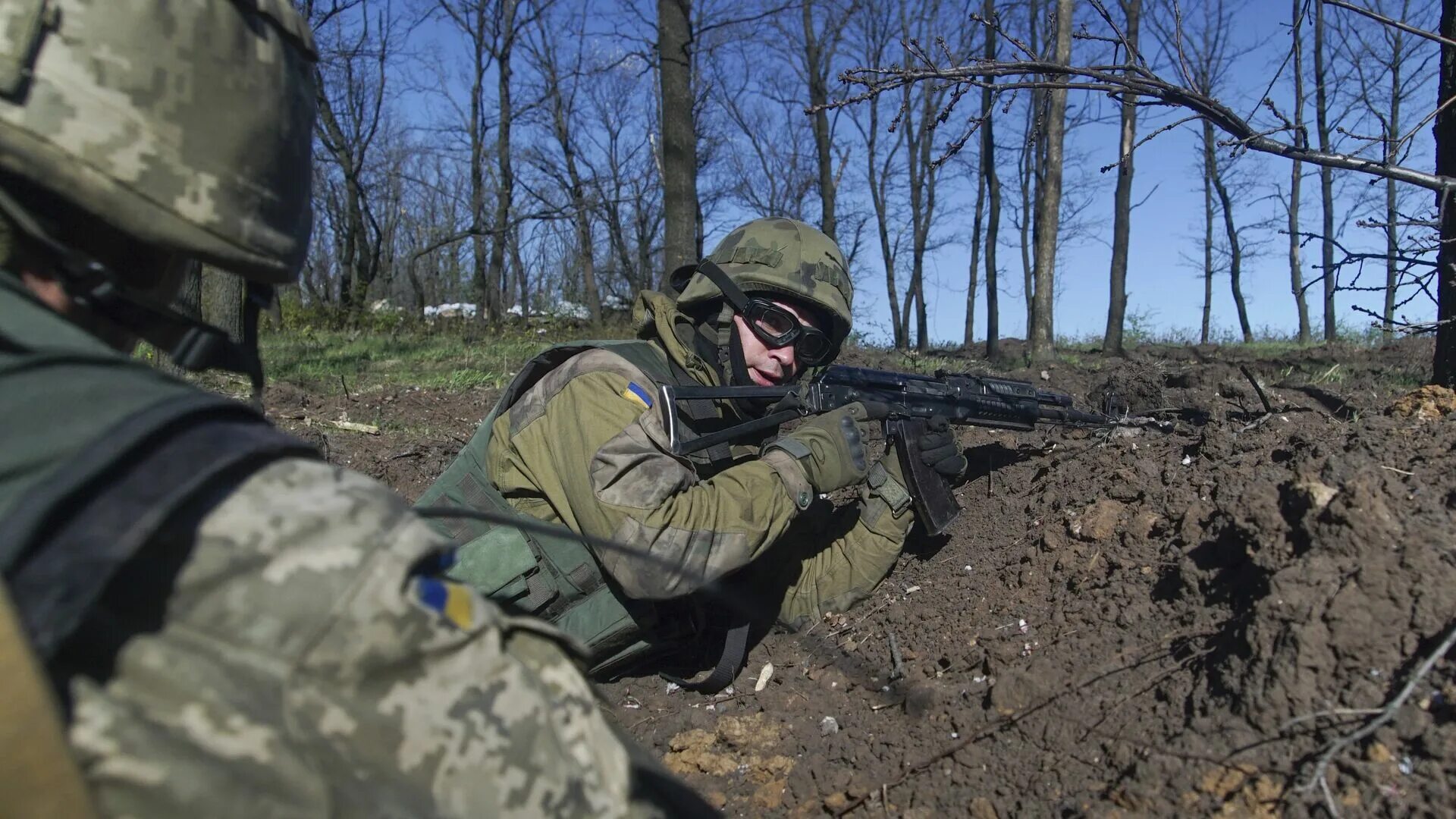 Спецоперация на Украине фронт. Военный с военнослужащими. Спецоперация на Украине последние. Солдаты РФ на Украине. События на границе с украиной сегодня последние