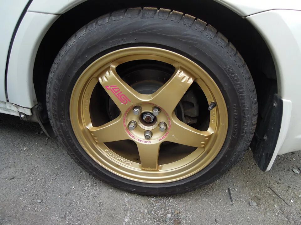 Колеса субару импреза gh 225 50 r 16. Таврия спойлер широкая резина фото. Колеса subaru sti. Subaru impreza колеса. Субару кама.