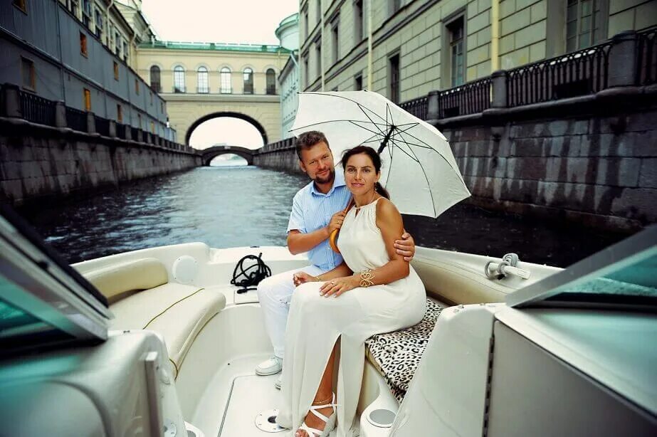 Прогулки на катере по Неве в Санкт-Петербурге. Свадебная фотосессия на катере. Прогулка на катере. Романтические места для двоих. Необычные места для двоих