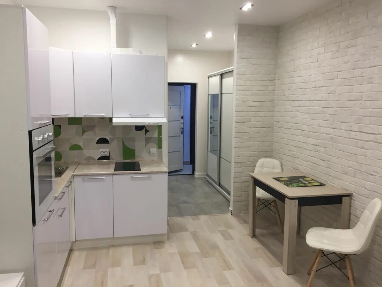 Студия в москве. Жк символ шоурум. Пик евродвушка кухня гостиная. Солнечный город студия планировка. Жк лайнер интерьеры.