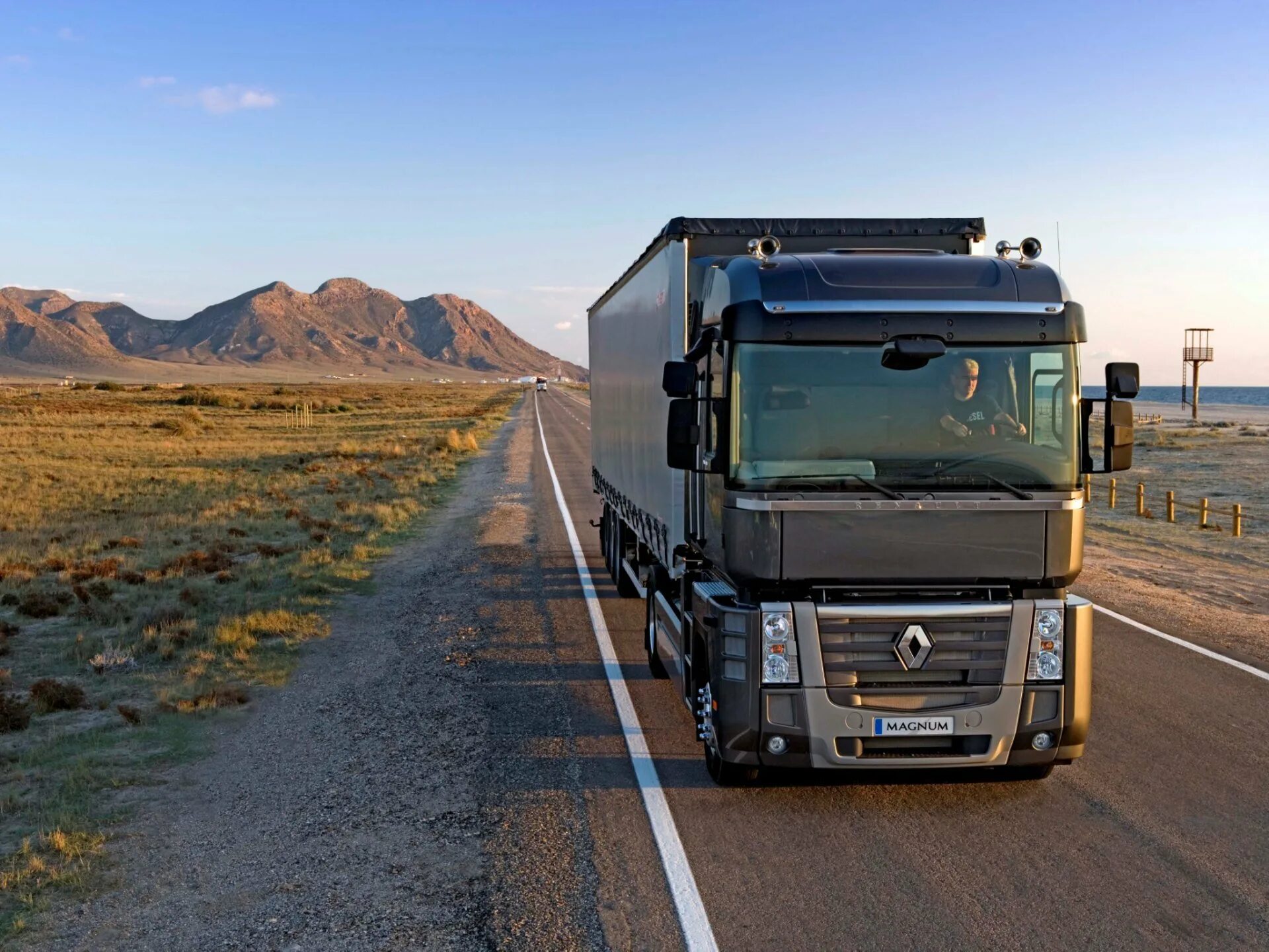 Грузовик renault magnum. Truck renault magnum. Renault truck magnum. Renault magnum 1. Renault magnum 2006.
