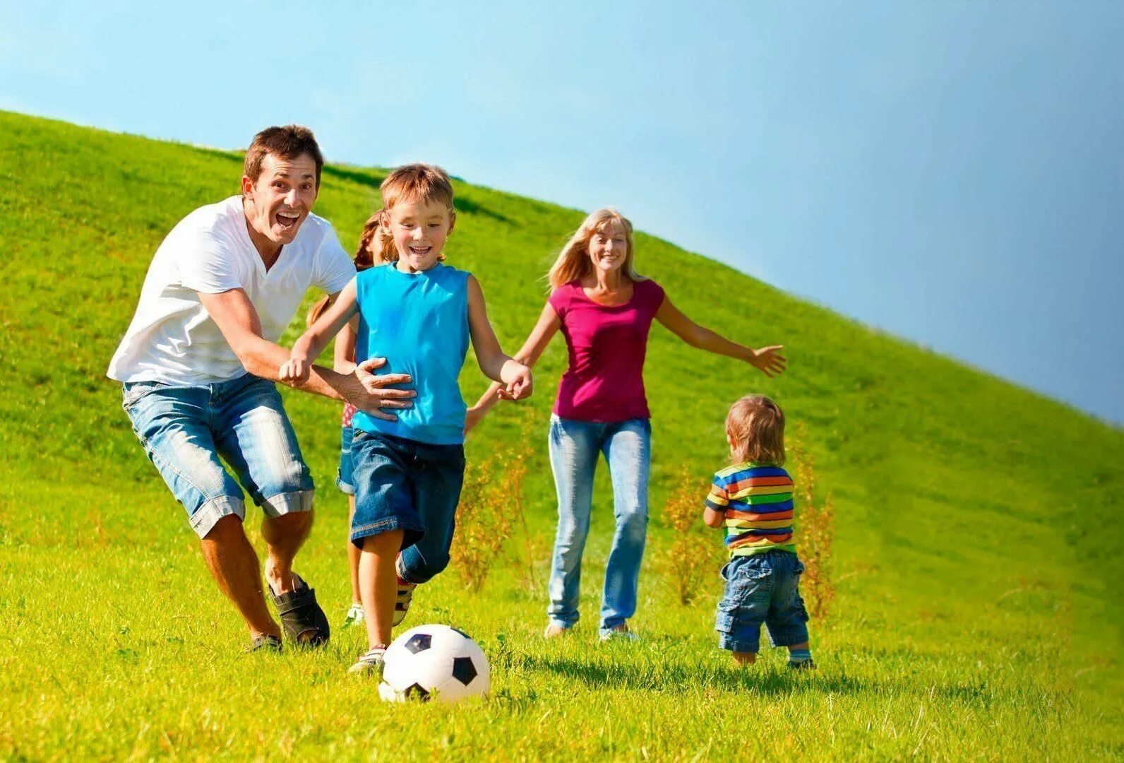 Образование семья здоровье конкурс. Спортивная семья. Дети спорт семья. Здоровые счастливые дети. Здоровый образ жизни семьи.