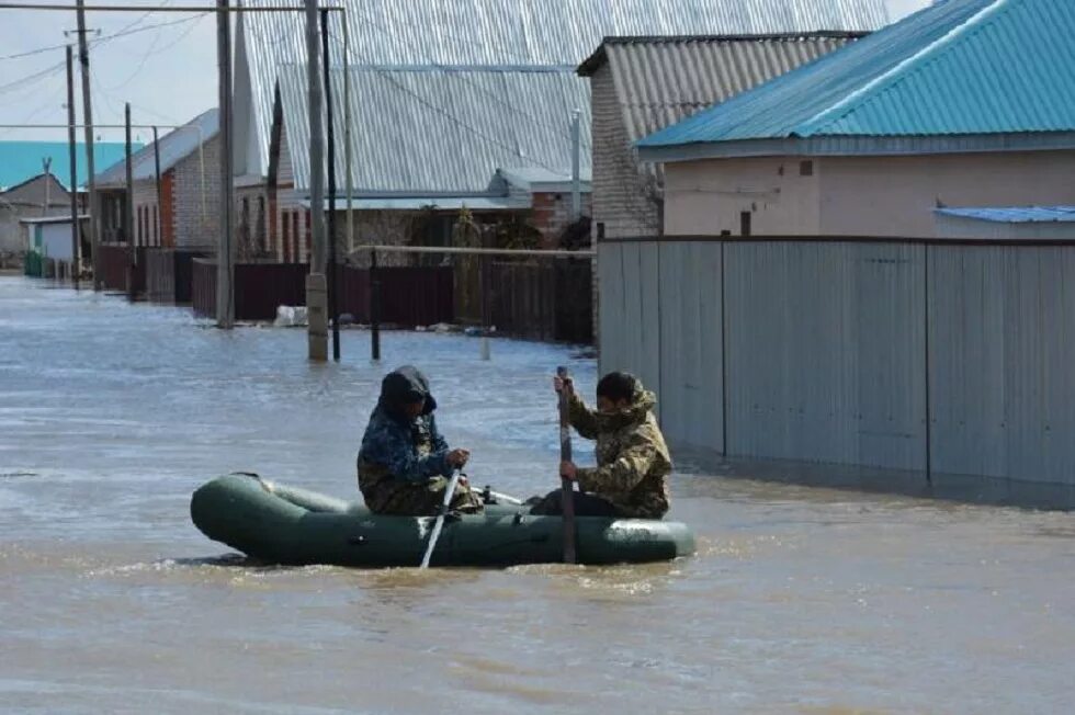 Наводнение в Актюбинске фото. Су Таскыны фото. Flooding of Qazaqstan. Су қауіпі.