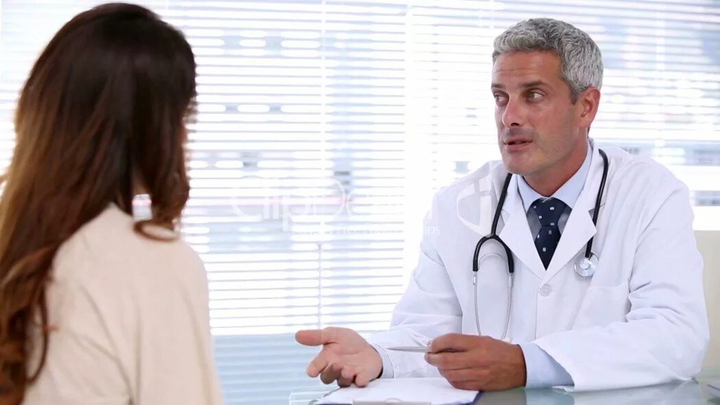 People who are patient. Доктор мужчина. Доктор с пациентом. Врач сток. Врач и пациент.