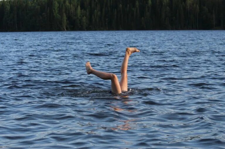 Вречки. Летом на речке. Купание в открытых водоемах. Где искупаться в твери. Плавать в речке.