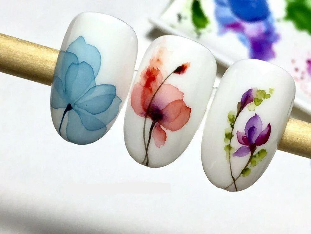 Painting nails. Акварель на ногтях. Цветочки на ногтях акварельными красками. Цветы на ногтях в акварельной технике. Маникюр цветы акварель на ногтях.