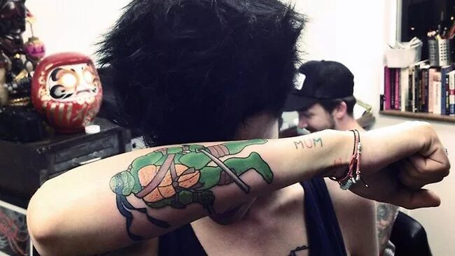 Руби Роуз тату. Ninja Turtles Tattoos Ruby Rose. Коса Руби тату. Ruby Rose тату на левой руке. Руби бедра