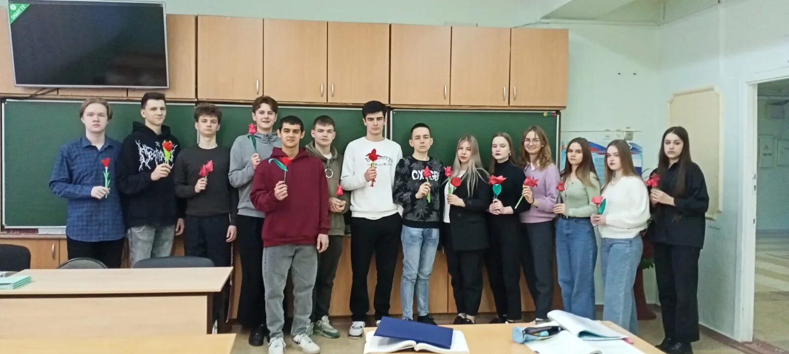 Занятия в школе балаково 16.02 2025. Урок мужества в школе. урок. урок мужества 8 класс. урок патриотизма в школе.