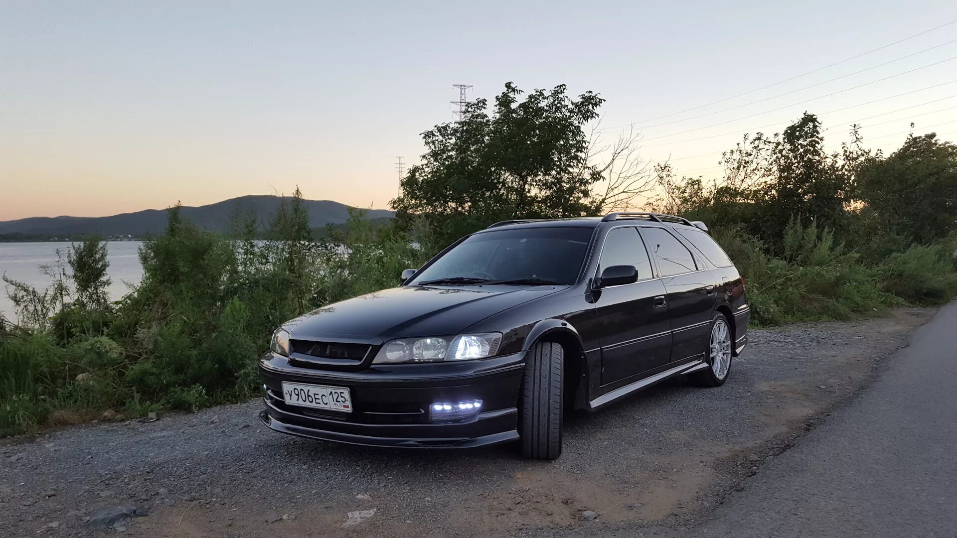 Mark 2 qualis. Toyota Mark II Qualis.