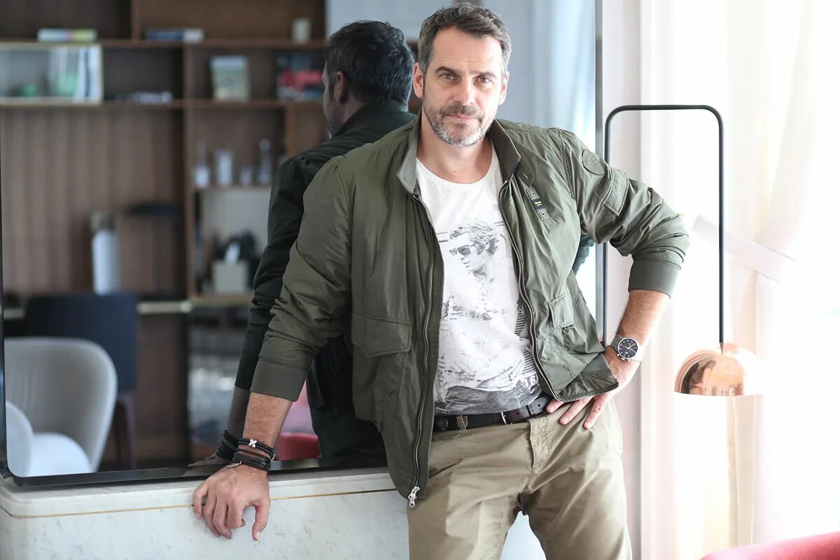 Павел делонг фото. Актер делонг национальность. Павел делонг. Актер делонг национальность. Павел делонг 2020.