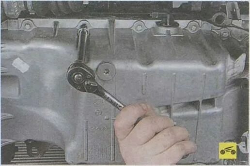 Replacing the oil sump seal Opel Astra H