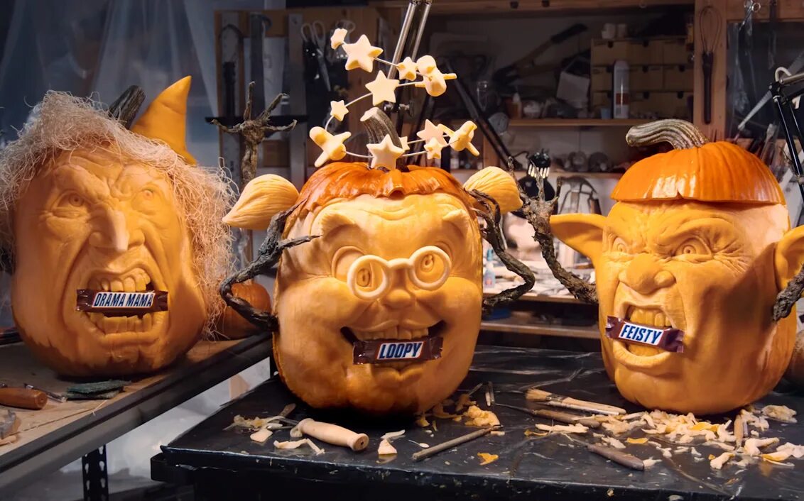 реклама хэллоуин. креативная реклама к хэллоуину. хэллоуин в ресторане. креативная реклама на хэллоуин. реклама хэллоуина.