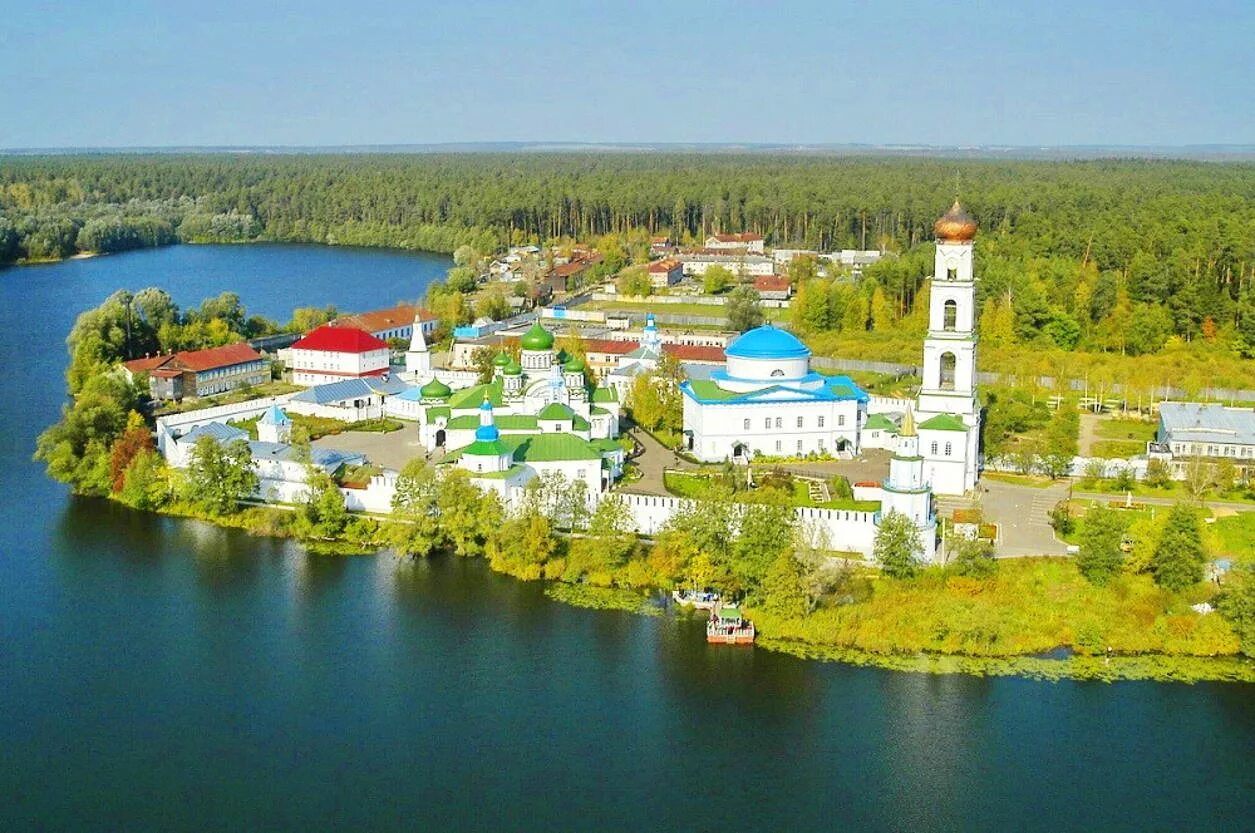 Богородицкий мужской монастырь в раифе. Раифский богородицкий мужской монастырь. Раифский богородицкий монастырь. Поселок раифа зеленодольский район татарстан. Раифский богородицкий монастырь.