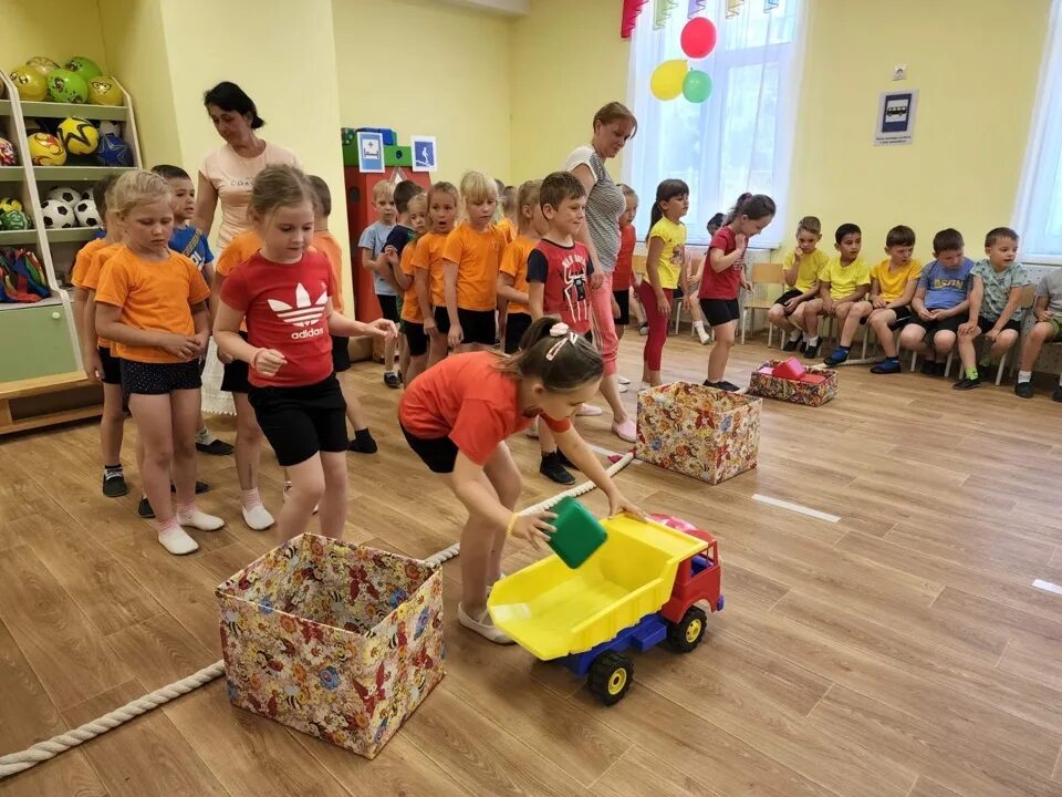 Развлечение с родителями в младшей группе. Развлечение по ПДД. Развлечение с родителями в старшей группе. Развлечение в страну Светофорию. Развлечение путешествие в страну Светофорию.