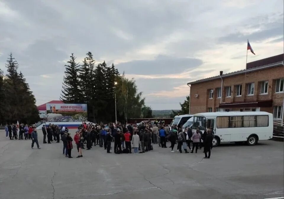 Мобилизация самара. Мобилизованные в рощинском самарской области. рощинский самарская область мобилизация. рощинский самара мобилизованные. рощинский самарская область фото мобилизации.