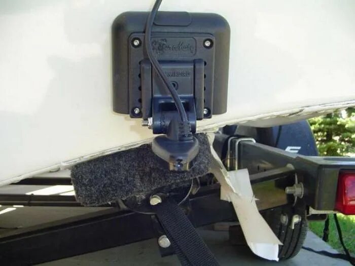 Крепление эхолота лоуренс. Крепление эхолота гармин на борт лодки пвх. Держатель для эхолота практик 6м. Вояж датчик эхолота. Крепление эхолота на казанку 5м4.