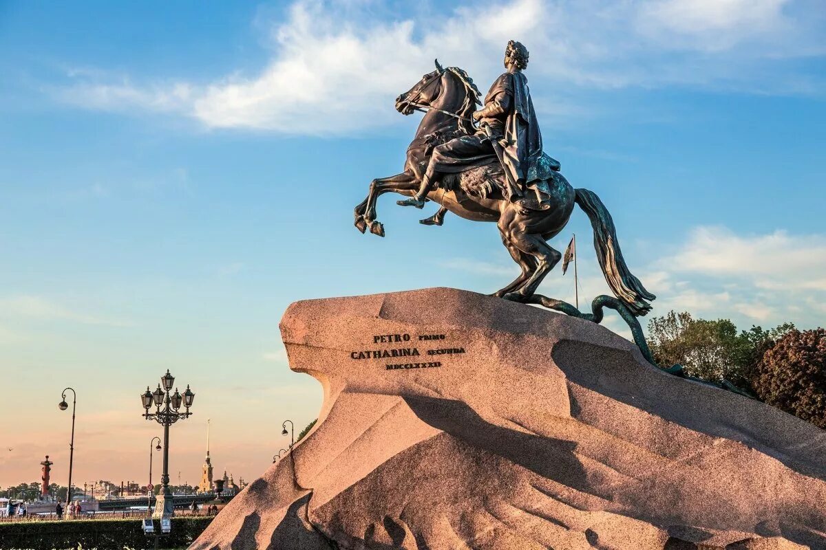 Памятник петру 1 находится. Медный всадник памятник петру 1. фальконе памятник петру 1 в санкт-петербурге. фальконе памятник петру 1. памятник петру первому медный всадник.