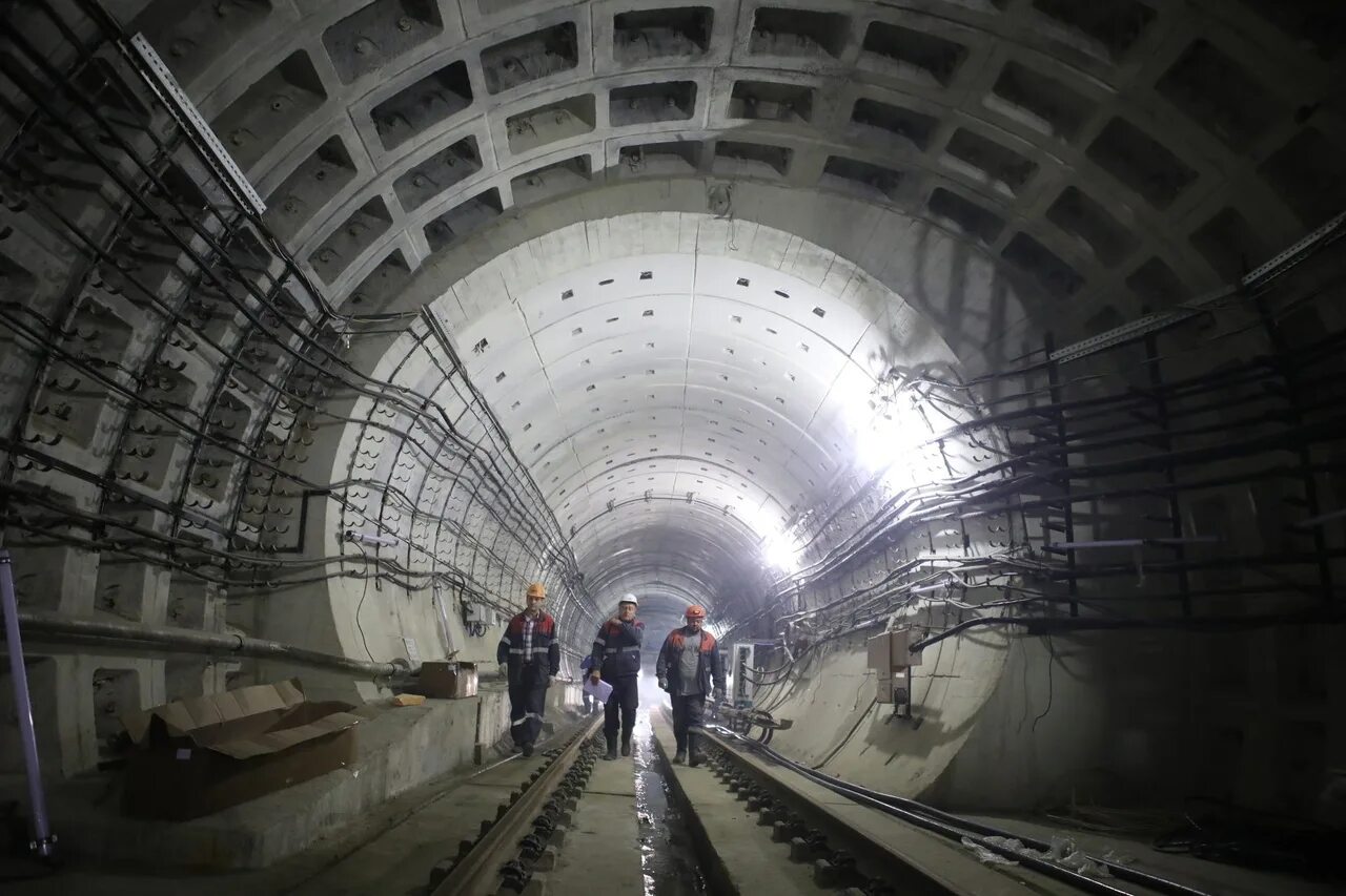 Станция метро казаковская спб. «Красносельско-Калининская линия метрополитена Санкт-Петербурга. Станция Путиловская. Станция метро Путиловская СПБ. Станция метро Казаковская.