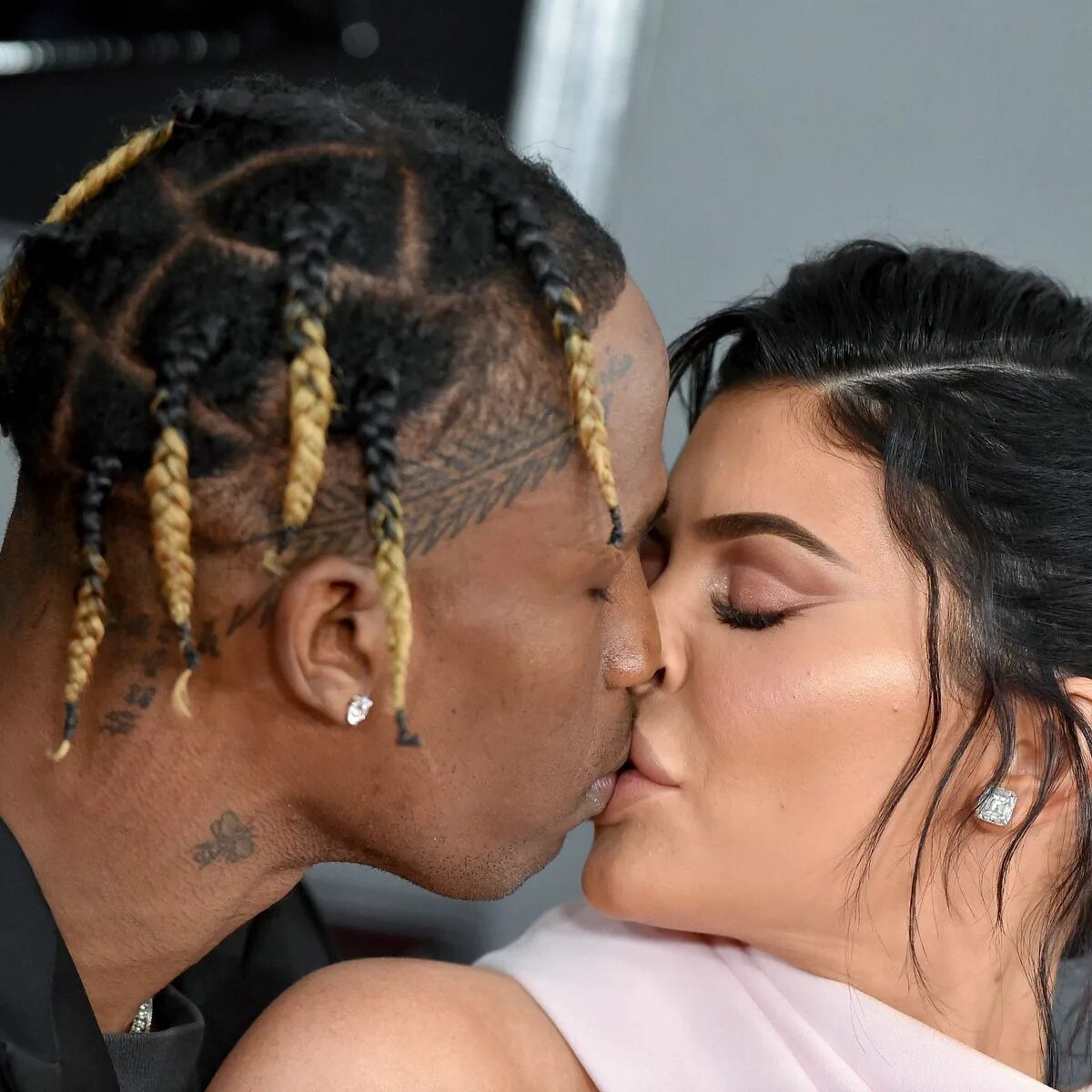 Девушка трэвиса скотта. Kylie Jenner Travis Scott. Travis Scott Kylie.