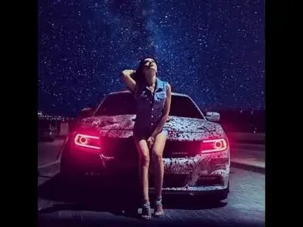 Любовь на машине в руках мартини