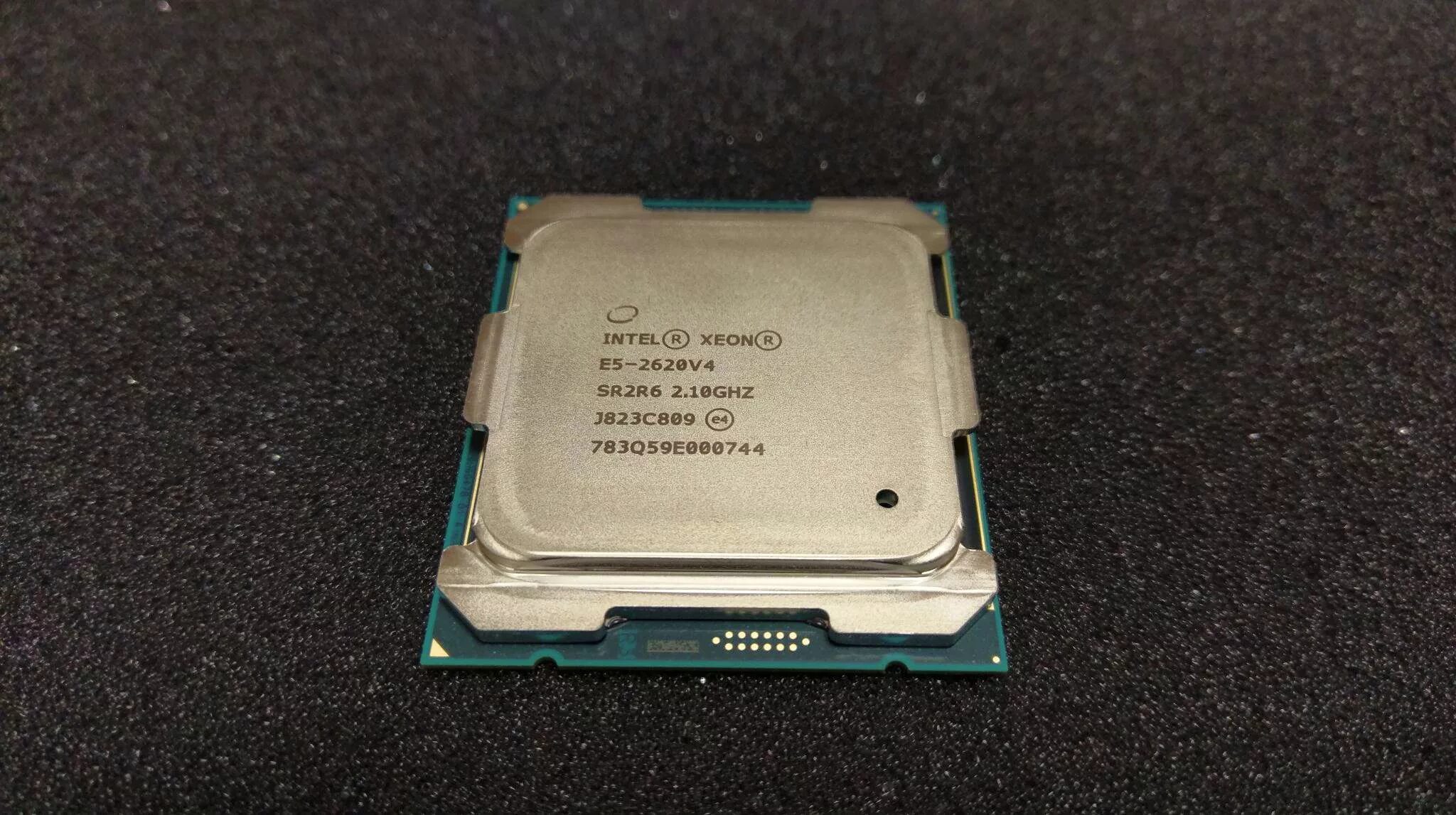 Процессоры Intel Xeon e5. Процессор Intel Core e5 2620 v3. Процессор Intel Xeon e5-2620. Intel Xeon e5-2620 v3 OEM.