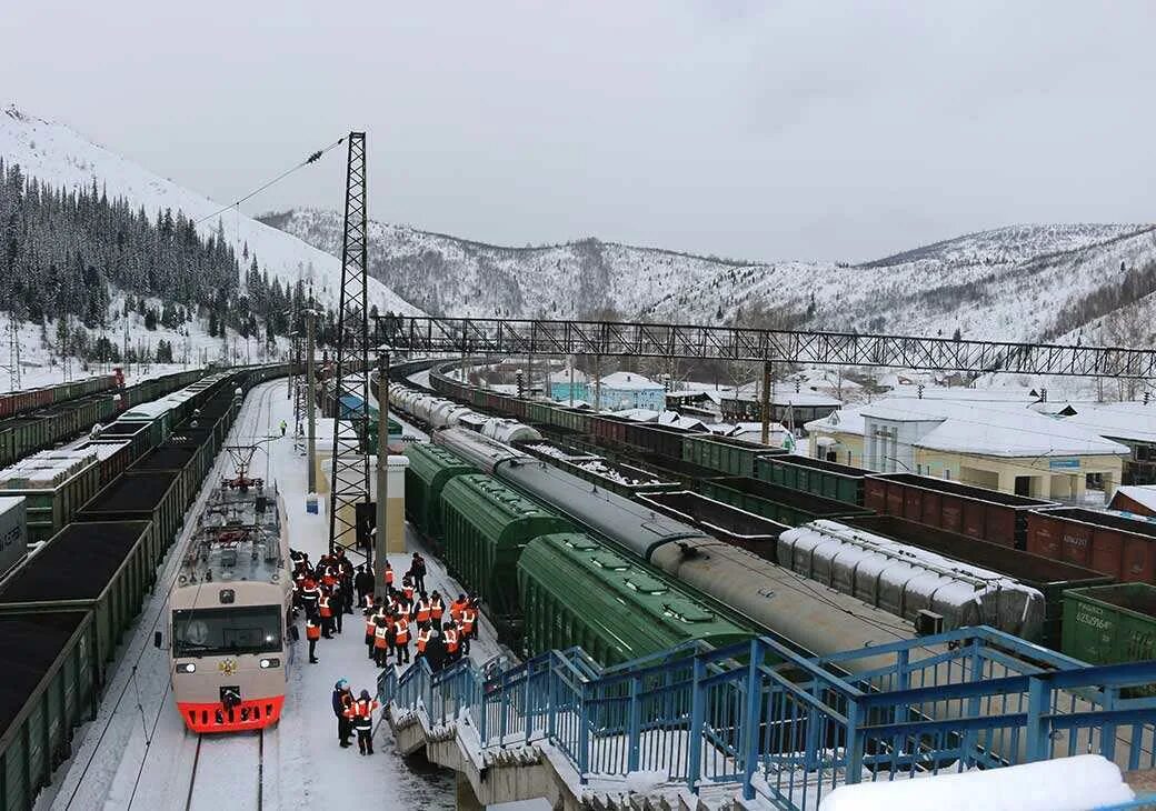 Красноярск таксимо. ЖД вокзал Междуреченск. Междуреченск Тайшет железная дорога. Красноярск Красноярская железная дорога. Железная дорога Междуреченск Абакан.