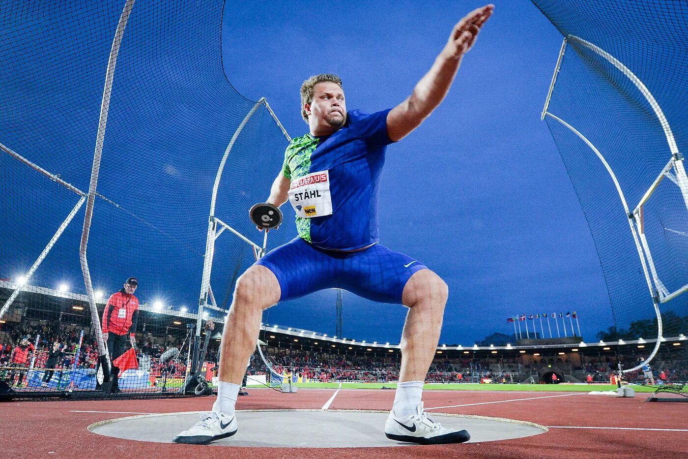 Discus Sport activity. Diamond League. Трон 2.0 метание диска. Discus throwing technique.