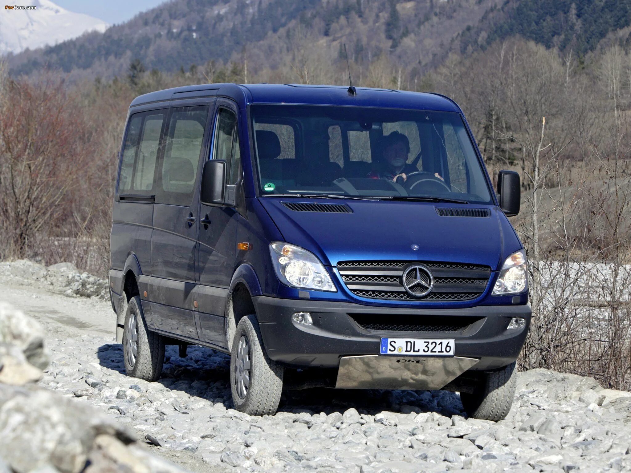 Мерседес спринтер 4. Mercedes-Benz Sprinter 4х4. Мерседес Спринтер 4x4. Mercedes Sprinter 4 4. Мерседес Спринтер 4 на 4.