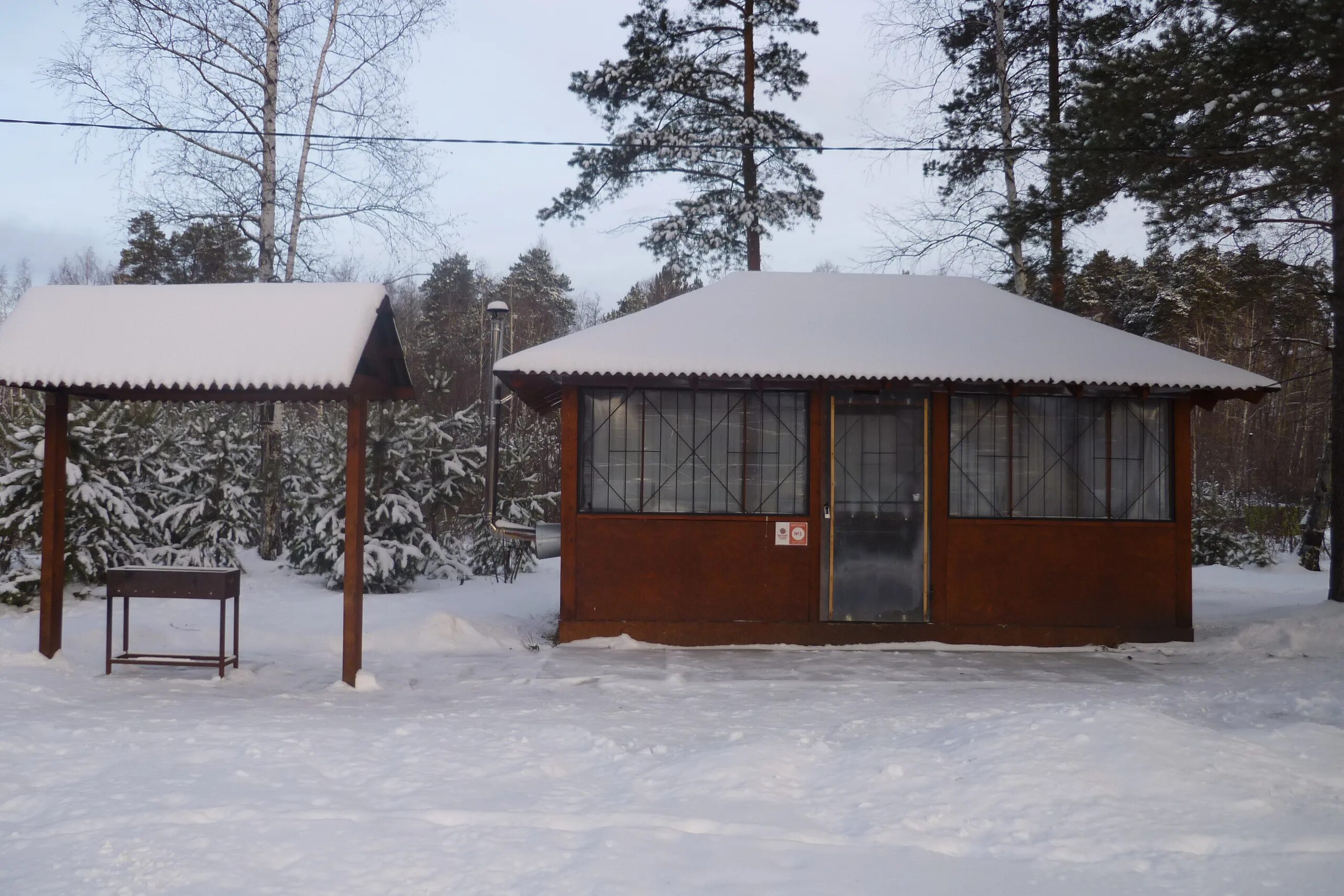 Свердловская беседка. Парк Шарташ Екатеринбург беседки. Отдыха 101 Екатеринбург Шарташ. Карасики Шарташ Екатеринбург беседки. Парк карасики Шарташ Екатеринбург.