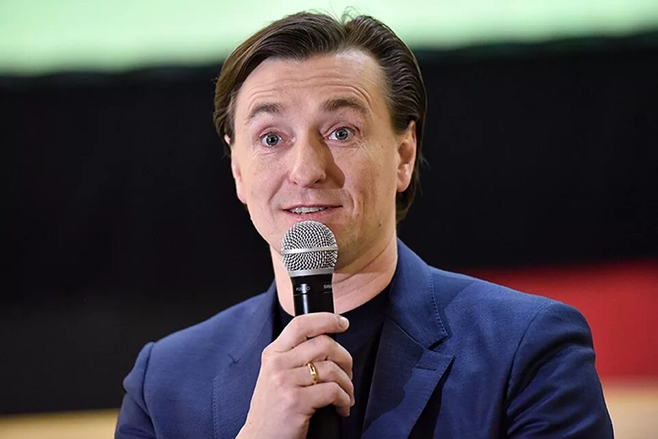 Сколько лет безрукову сергею