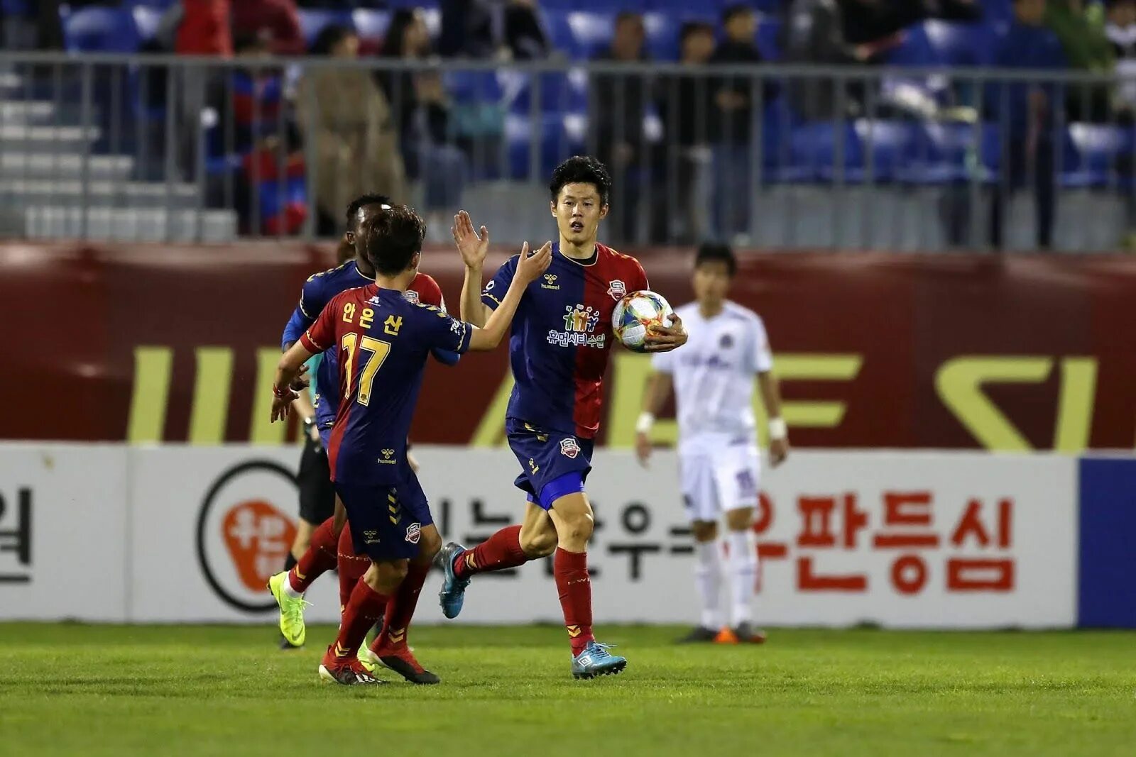 Ульсан хёндэ - тэджон хана ситизен. Тэджон ситизен чеджу юнайтед. Тэджон ситизен. Тэджон хана ситизен фк. Сеул е ленд тэджон ситизен прогноз.