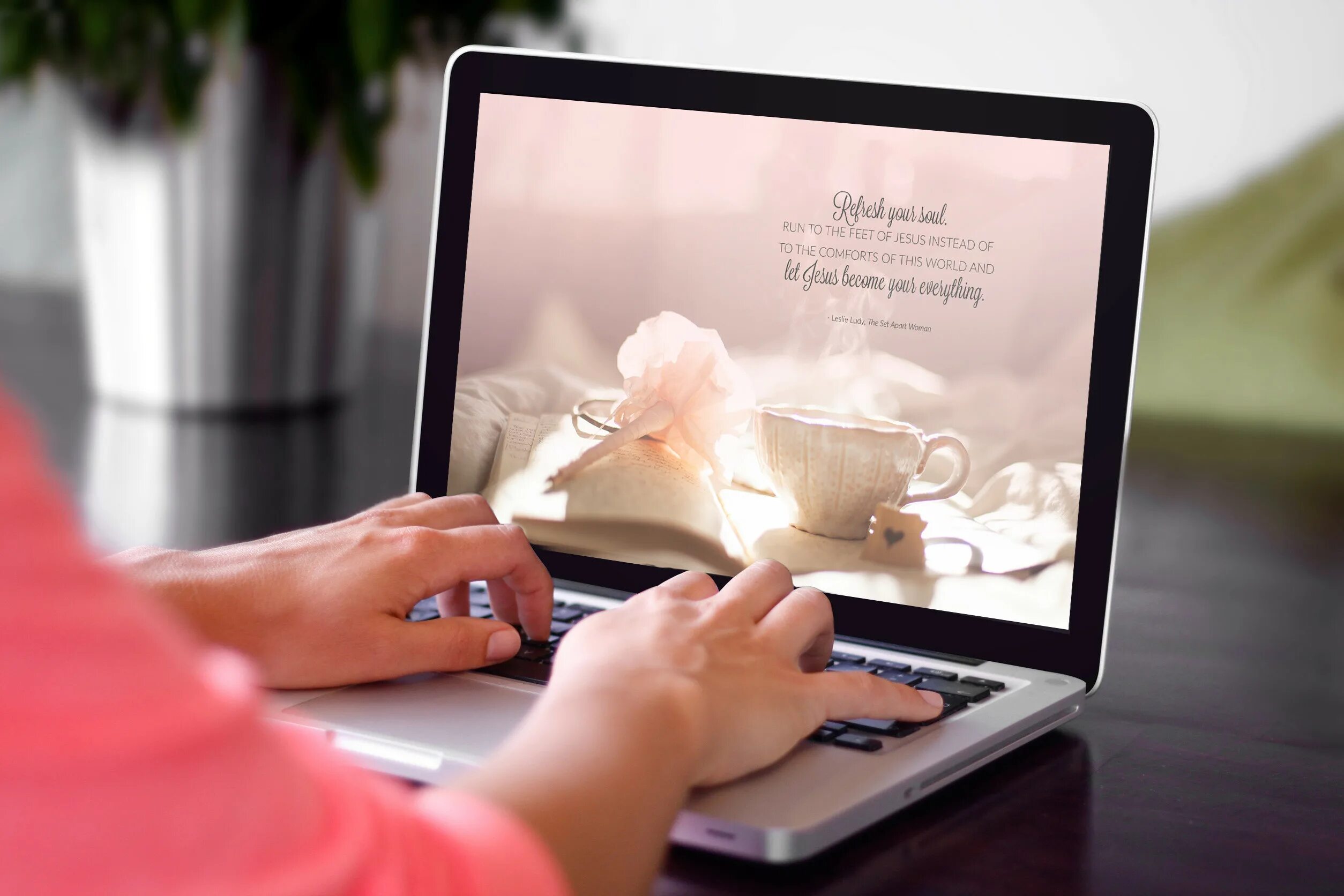 Ставить фотографию. Фотография для поставить интернет. Matchmaking Alert service. Online dating as products.