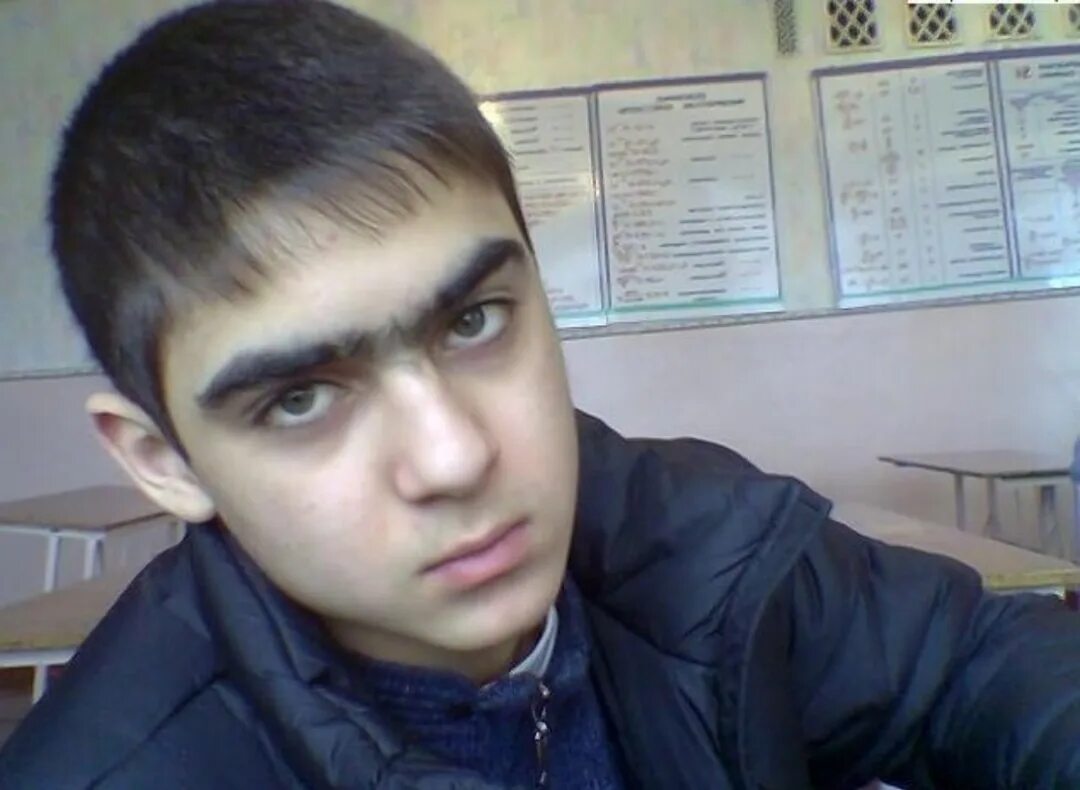 Кавказец человек. Красивые кавказские мужчины. Нерусские фотки. Чеченские мужчины. Абдулазиз эмрахов 2022.