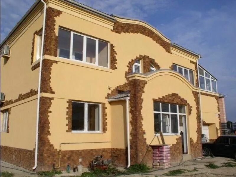 Дом отделочных. Отделка домов снаружи. Наружный фасад. Штукатурка домов снаружи. Дом отделочных.