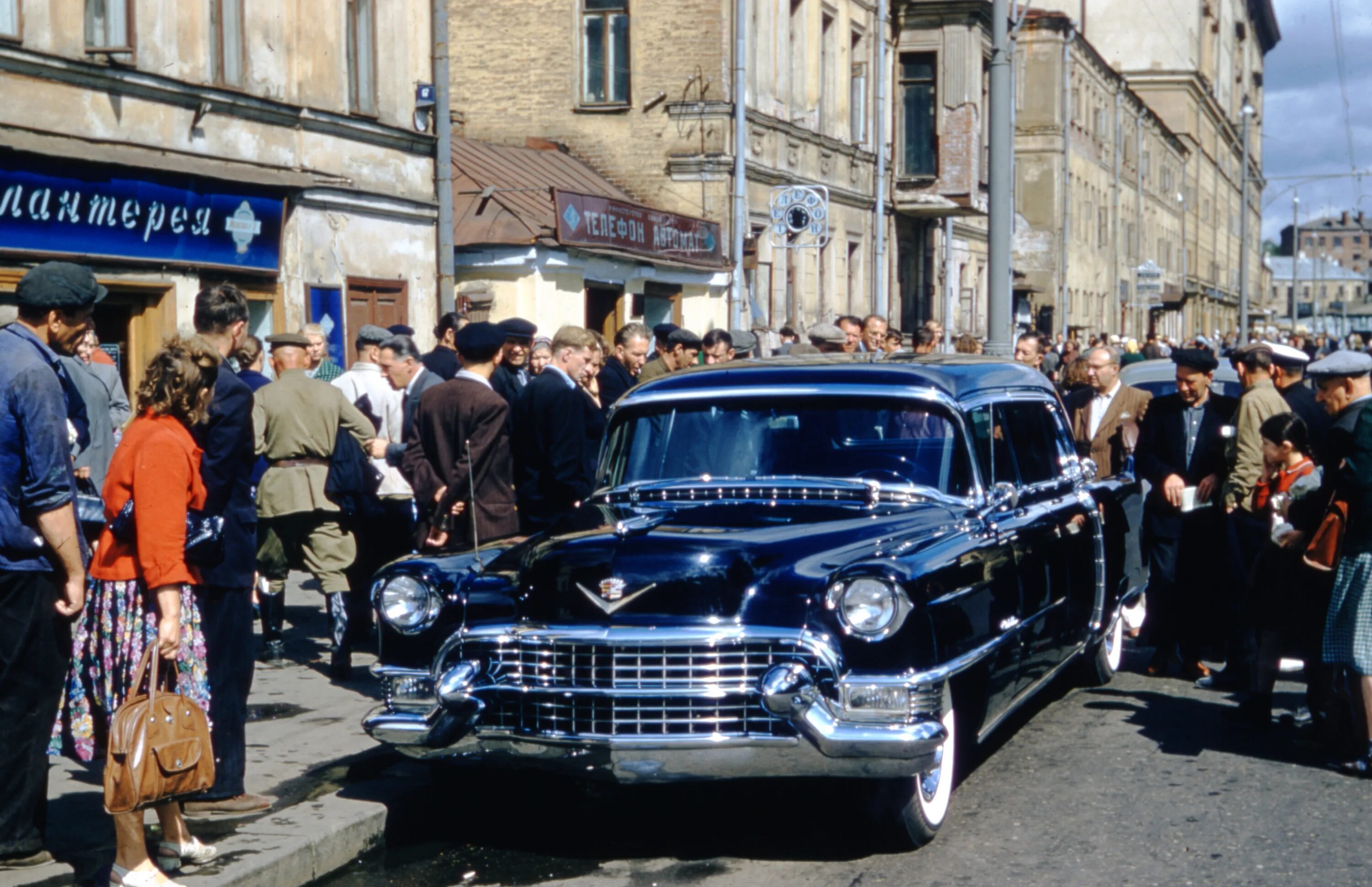 Россия в 50 70 годы. Cadillac Fleetwood 1957. Cadillac Fleetwood 1960. Снимки Томаса Хаммонда в СССР.