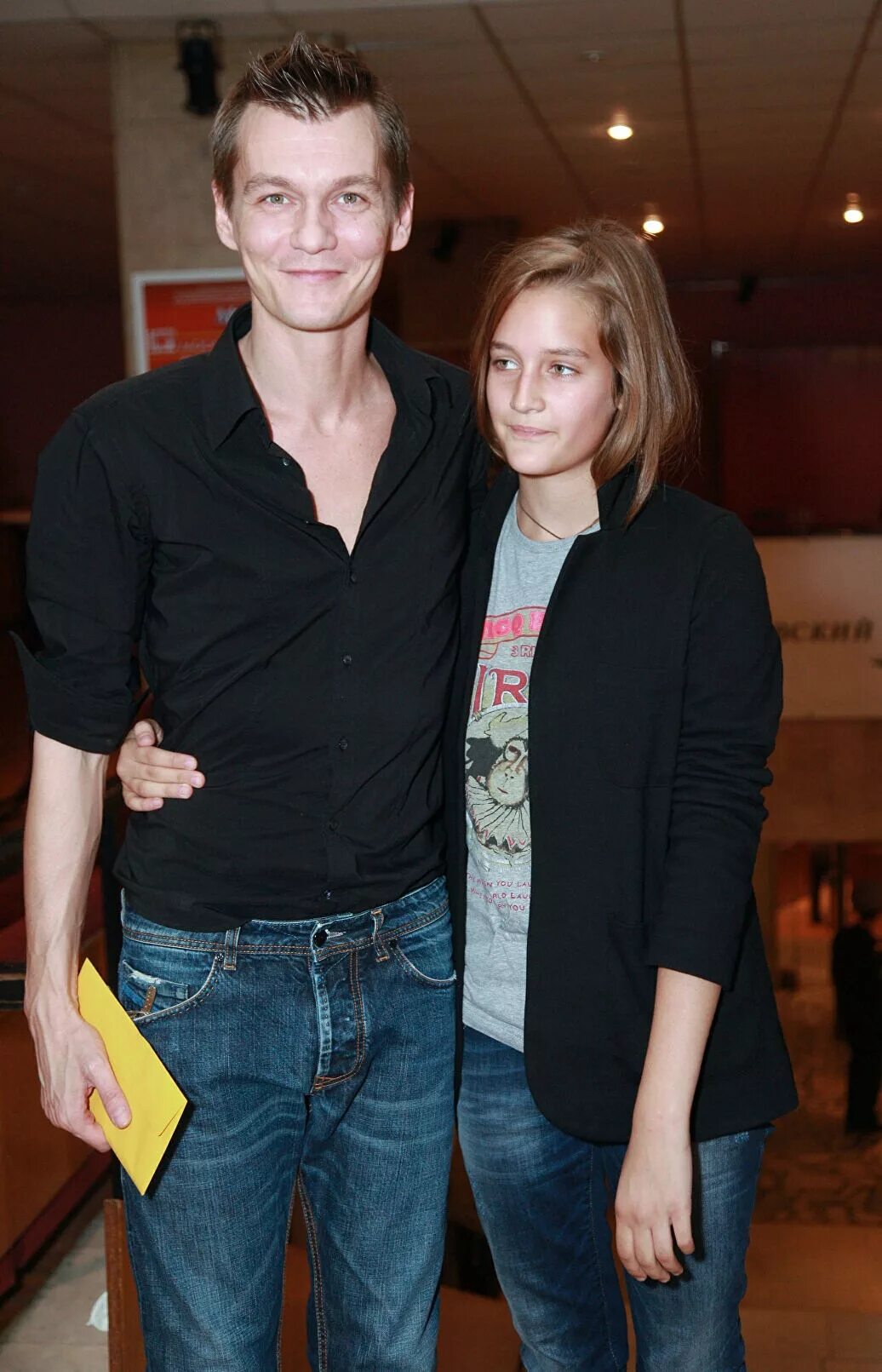 янковский филипп семья. дети ивана янковского. иван янковский 2023. диана пожарская и янковский. диана пожарская и иван янковский вместе.