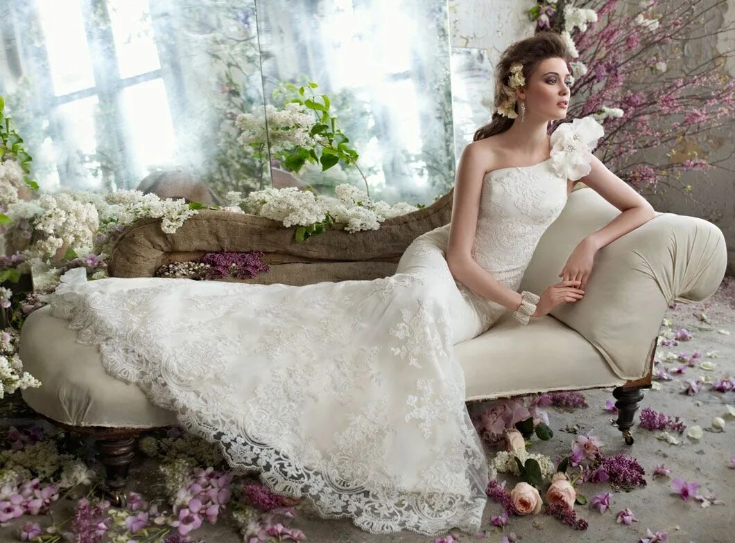 Свадебное платье с кружевом. Фотосессия в свадебном платье. Bridal dress. Красивые свадебные платья. Элегантное свадебное платье.