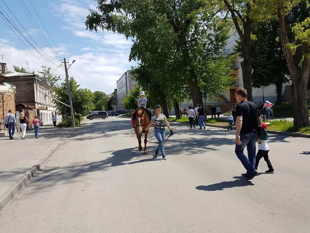 Интернет таганрог. Гостиный двор таганрог. гостиный двор таганрог гостиница. таганрог дворики. таганрог 2017.