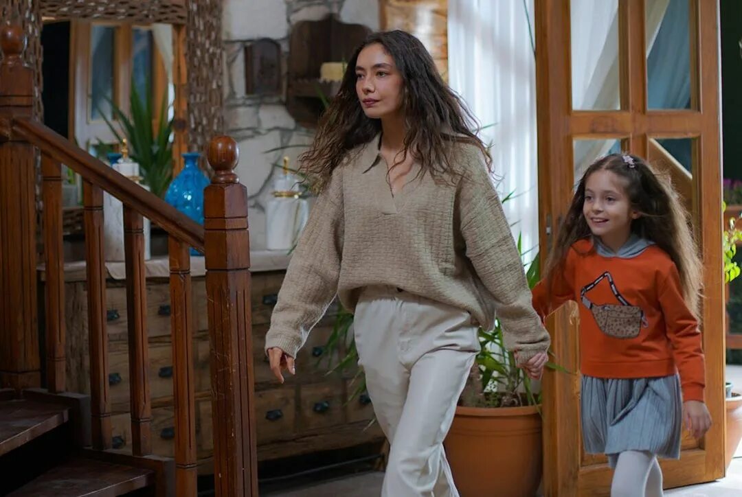 дочь после 26 русском языке. дочь посла / sefirin kizi (2019). дочь посла турция 1 серия. дочь посла турецкий сериал мелек. дочь после 26 русском языке.