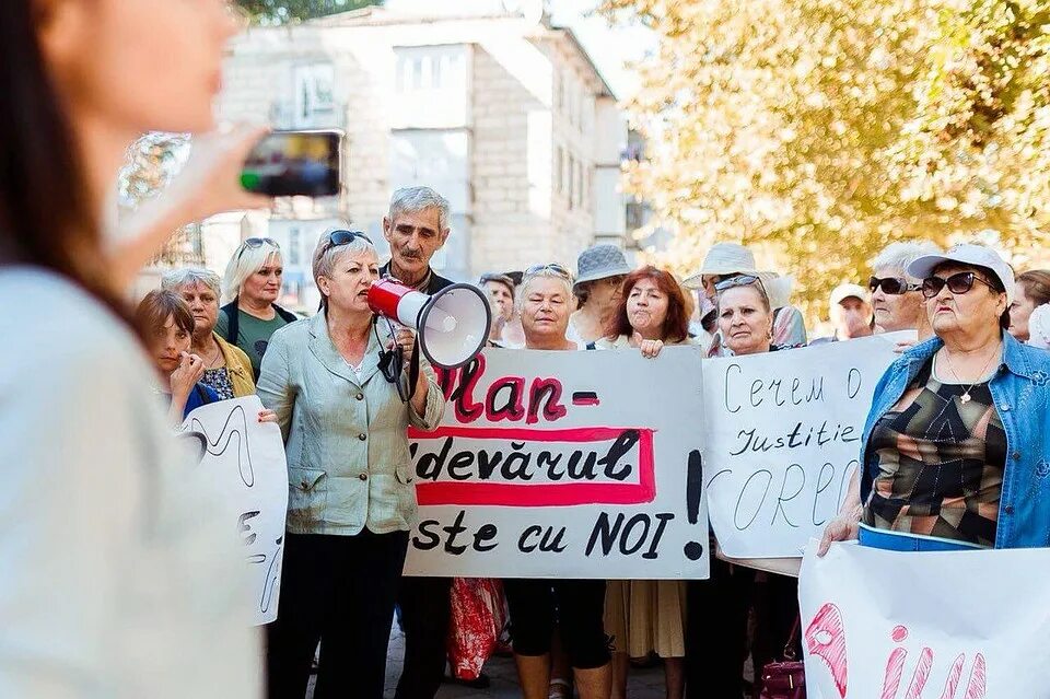 Справедливость мем. Требую справедливости прикол. Требуем требуем мем. Требую справедливости. Требую справедливости.