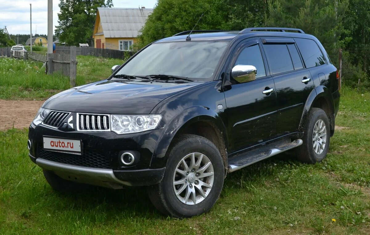 Mitsubishi pajero sport 2012. Pajero Sport 2012. Мицубиси Паджеро спорт 2012. Mitsubishi Pajero Sport 2011 Black. Mitsubishi Pajero Sport черный 2012.