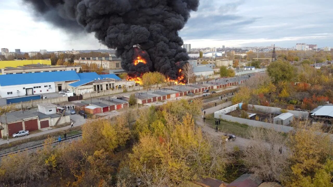 Пожар в Ульяновске. Радиоламповый завод Ульяновск. Пожар на Октябрьской революции. Радиоламповый завод Калуга. Октябрьский сгорел